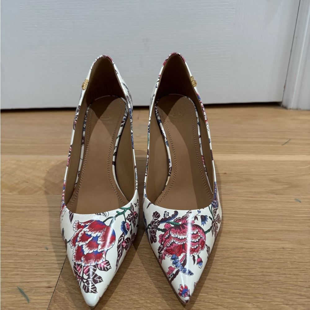 Tory Burch White and Pink Floral Pumps. 85mm Heel. In perfect condition